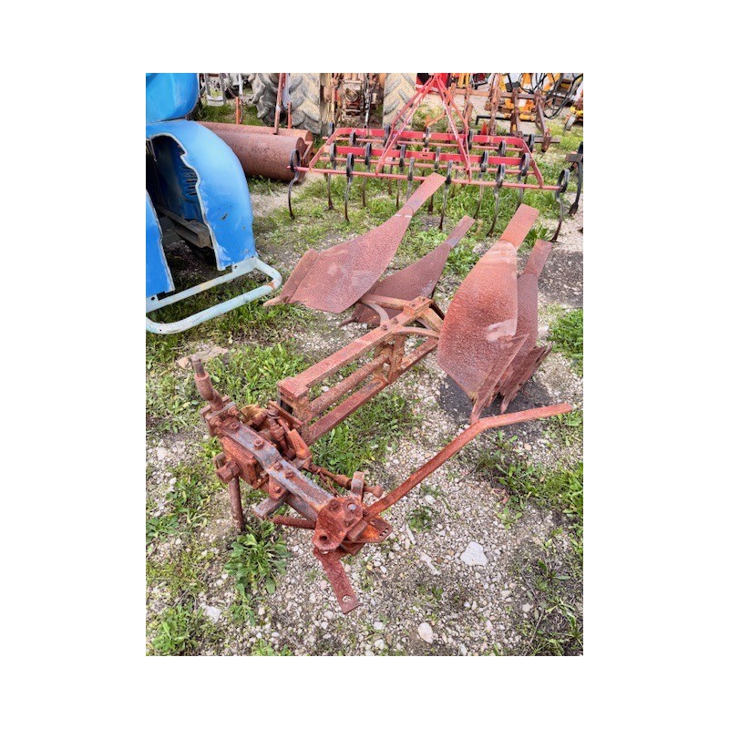charrue 2 socs réversible
