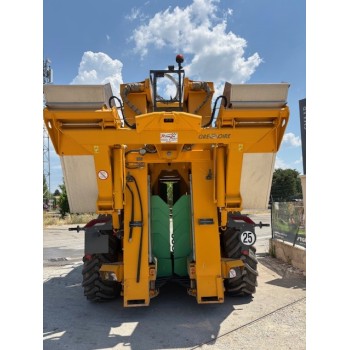 GREGOIRE GL7.4 MACHINE A VENDANGER 2 ASPIRATEURS